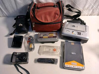 Kodak EasyShare DX7630 Digital Camera & EasyShare Printer Dock And Accessories