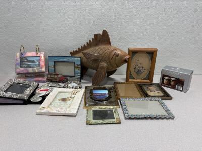 Miscellaneous home decor / pictures frames