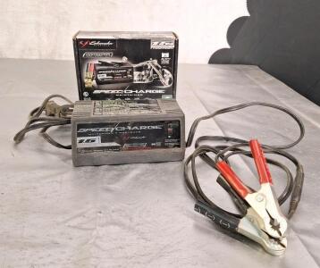 (1) Schumacher - 1.5amp 6v/12v Battery Charger / Maintainer