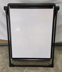 (1) Quartet Unimate Total Erase Easel