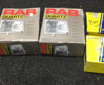 (2) Rab Quartz 500w Lights, (2) Boxes Of Electric Bat Wing Connectors