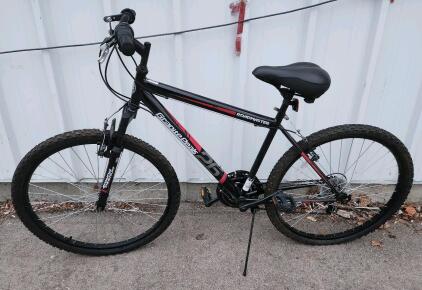(Black) 26" Gradite Peaks 26 Roadmaster Bike