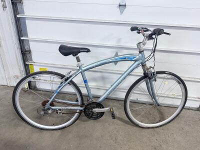 Schwinn Broadway Hybrid Bicycle, Aluminum Frame, Shimano 21-Speed