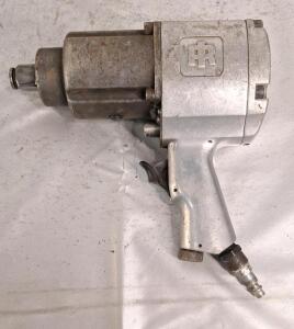 (1) 3/4" Air Impact Wrench