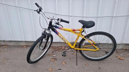 (1) 26" MOTIV CA480 Yellow 18- Speed Mountain Bike
