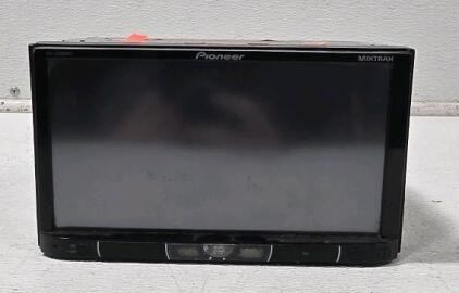 (1) Pioneer AVH-X8500BHS 2-DIN Multimedia DVD Car Receiver<br/>
