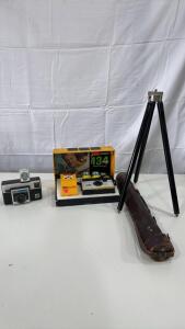 Vintage Kodak Camera&rsquo;s - (1) Kodak Instamativ X-15 , (1) Kodak Instamatic 134 Color Outfit,(1) Metal Tri Pod