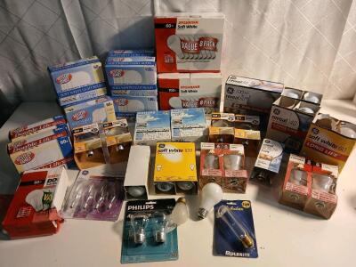 (30+) Assorted Light Bulbs