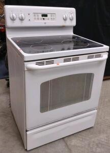 White GE Freestanding Electric Range w/ a Smooth Ceramic Glass Cooktop