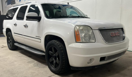 2012 GMC YUKON XL - 4X4 - DVD PLAYER!