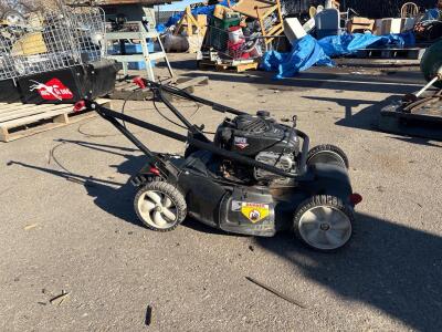 Murray Select 21&rdquo; Cutting Width Self Propelled FWD Briggs & Stratton 550EX Series Lawn Mower