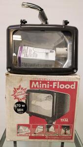 Lithonia Lighting Contour Series 70 Watt MH Mini-Flood Light Fixture.