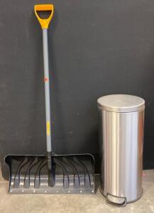 26&rdquo; Flip Lid Metal Trash Can And A True Temper Snow Shovel