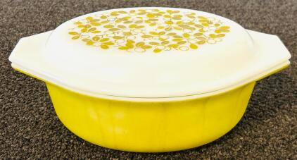 Vintage Pyrex 10" Oval Casserole Dish With Lid- Verde Green Olive Pattern