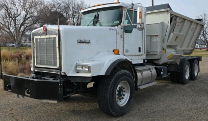 CITY FLEET - 2013 KENWORTH T800 SLUDGE SPREADER - DIESEL!