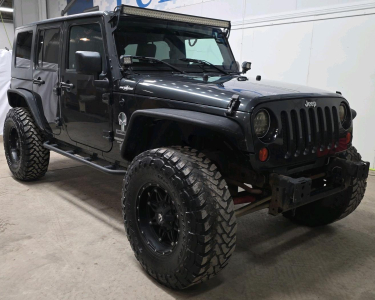 2010 JEEP WRANGLER - 4X4 - AFTERMARKET WHEELS!