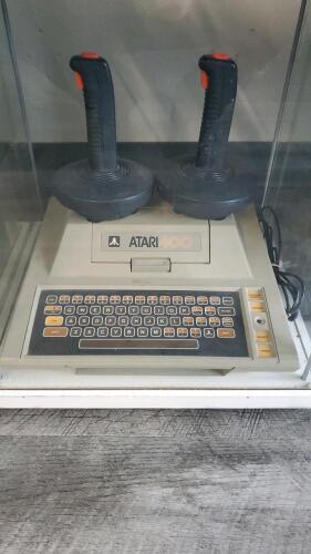 Atari 400 Home Computer System 1979 With Joysticks