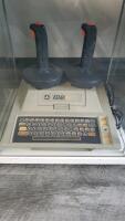 Atari 400 Home Computer System 1979 With Joysticks - 2