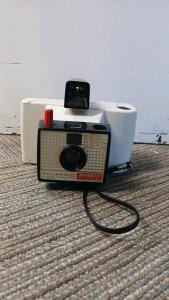 Polaroid Land Camera Swinger Model 20