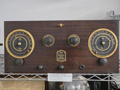 [Offsite] Vintage 1923 RCA Radiola Super-Heterodyne Second Harmonic
