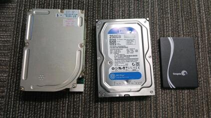 2 Seagate Electric Parts And 250GB Desktop Hard Drive
