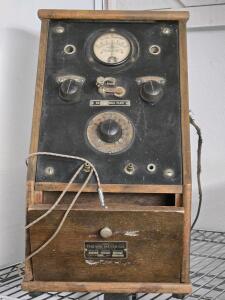 WM Meyer Chicago Radio Automotive Device