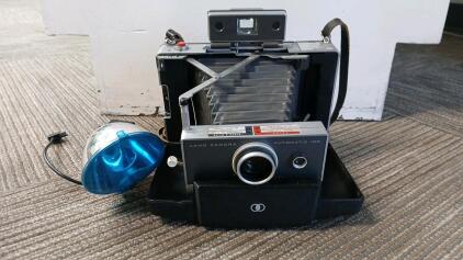 Polaroid Automatic 100 Land Camera
