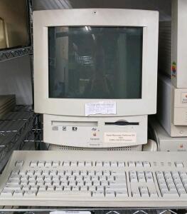 1993 Macintosh Performa 550 Computer W/ Keyboard And Mouse