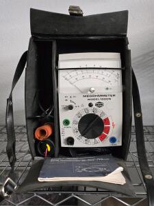 AEMC Model 1000N Megohmmeter w/ Original Carry Case
