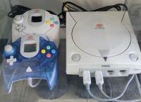Sega Dreamcast Video Game Console And Two Controllers - 3