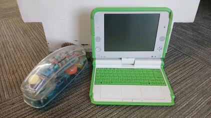 OLPC XO-1 Laptop, 7.5" Display, 256MB RAM, 1GB Storage, Green & White