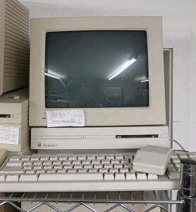 1980s Macintosh LC W/ Keyboard And Mouse