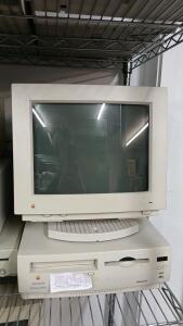 1995 Macintosh Performa 6220CD Computer
