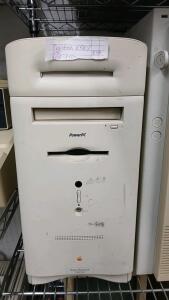 1990s Power Macintosh 6500/250 Power PC