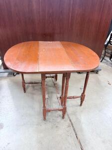 Traditional Wood Drop-leaf Table, Reddish Brown, Foldable 36 in x 30 in x 29 in