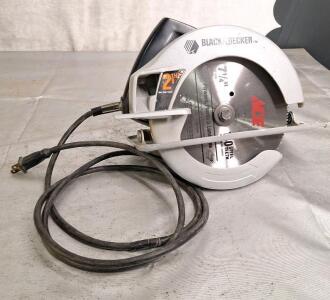 (1) Black & Decker 7-1/4" Circular Saw