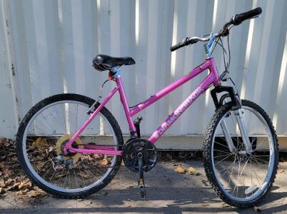 Diamondback 26" 21-speed Outlook Bike, pink