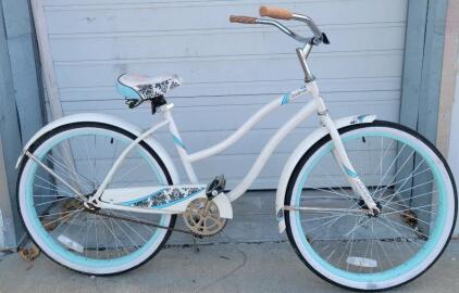 26" Huffy Cranbrook Cruiser Bike, white