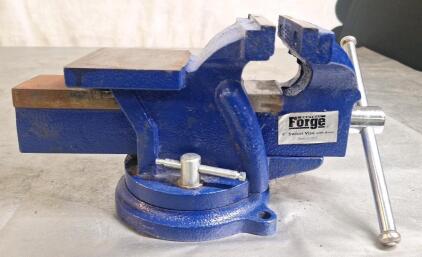 (1) Central Forge 4" Swivel Vice W/ Anvil