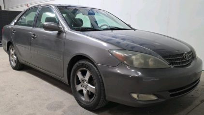 2003 TOYOTA CAMRY - SUNROOF!