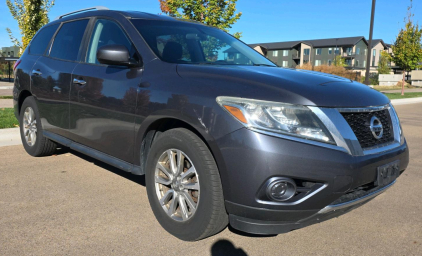2013 NISSAN PATHFINDER - 4X4! 129K MILES!