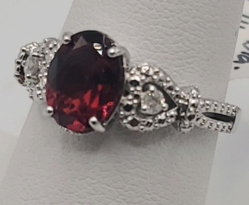 Silver Ring with 2.14 Ct Garnet, 0.08 Ct Diamond, Model K18E2
