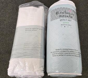 Quilt Set, Exclusivo Mezcla Queen Size; Nuzzles Pillow- Both Brand New