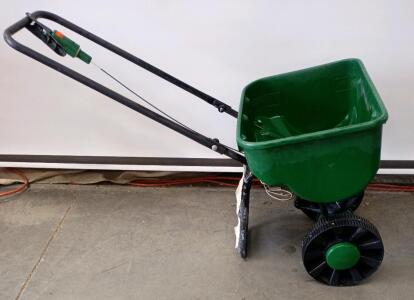 Scott's Speedy Green 200 Seed Spreader