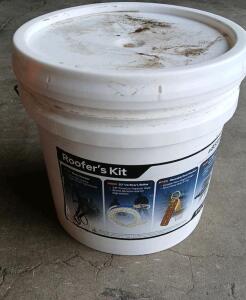 FallTech 8596A Premium Roofer's Kit W/ Anti-Panic Fall Arrester
