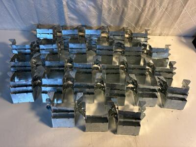 (77)Simpson Strong-Tie LUS44 face-mount joist hanger