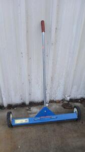 34" Magnetic Sweeper