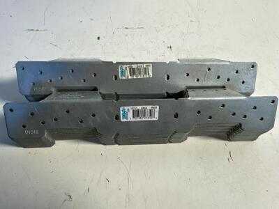 (33)Simpson Strong-Tie LSCZ adjustable stair stringer connector