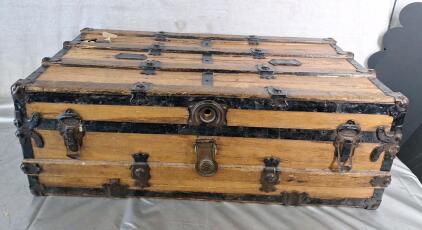 (1) Vintage Wooden Chest