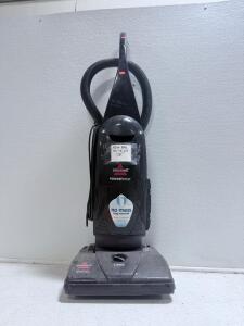 (1) Bissel Vaccuum Cleaner Model 71Y7-W
